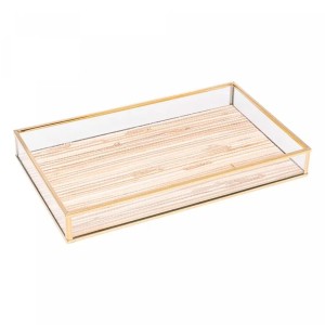 BANDEJA DE METAL DOURADA COM PALHA 15CMX25CMX3CM - REF. 5629